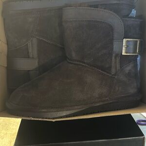 Brand new Bearpaw Size 9